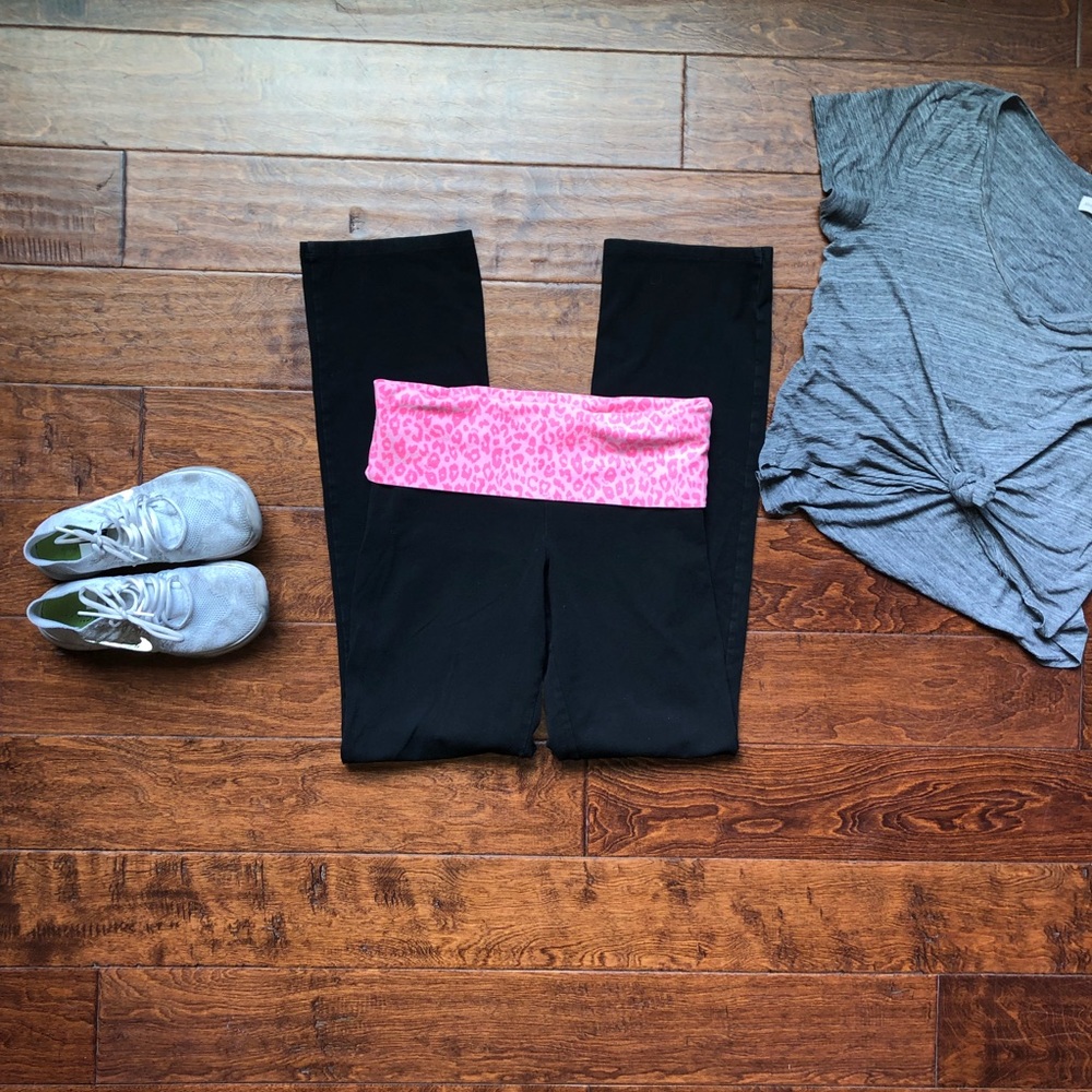 VS Pink // yoga pants